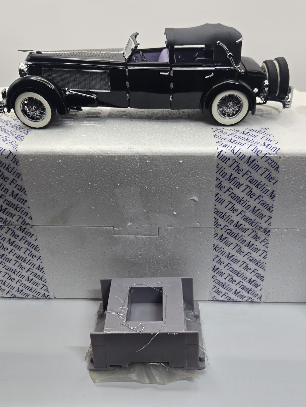 1/24 scale Franklin Mint Precision Models die-cast replica of a 1940 Duesenberg